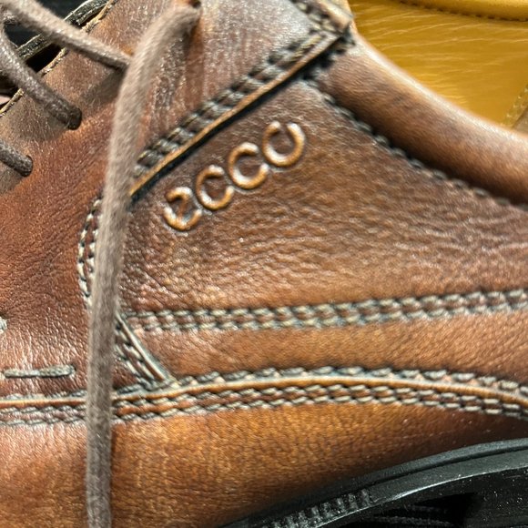 Dress Shoes - Picture 3 of 4